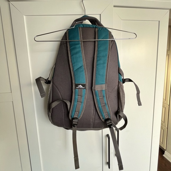 Dark teal High Sierra full size backpack like new condition - Picture 3 of 4